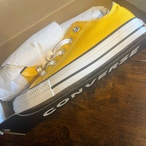 Yellow gold converse new women’s 6 men’s 4